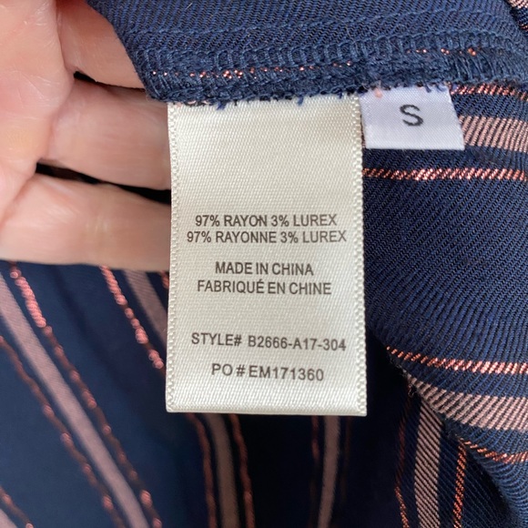 Bella Dahl Buttondown Blouse - Picture 4 of 4